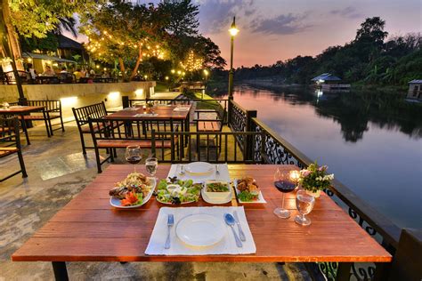 Riverside restaurant - Riverside Restaurant & Bar is based in Qld that delivers a stunning variety of sumptuous, classic dishes made with the freshest ingredients. The menu comprises various options and also avails vegetarian gluten-free dietary on its item.